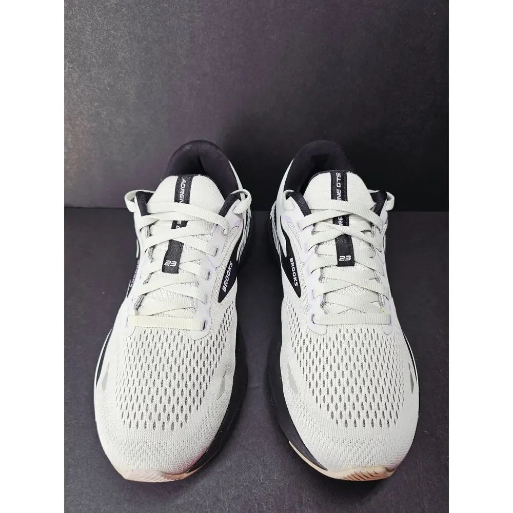 Brooks Women 8.5 Comfy footwear